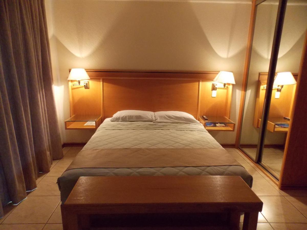 Cypres Hotel & Suites Запопан Екстериор снимка